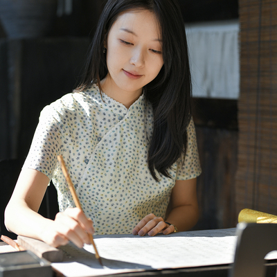 文艺花边立领碎花短袖旗袍