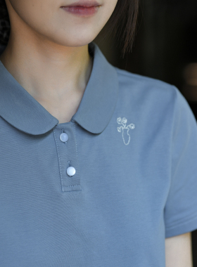 25CXA-382【世间清景】前世今生翻领文艺绣花两粒扣圆角翻领T恤