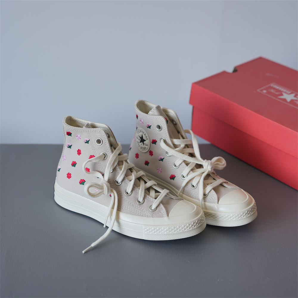 CONVERSE匡威1970S 米白 可爱小花刺绣高帮帆布鞋女 A02201C