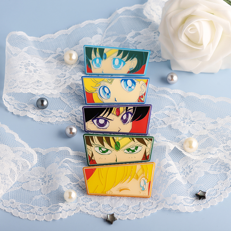 美少女战士金属徽章月野兔