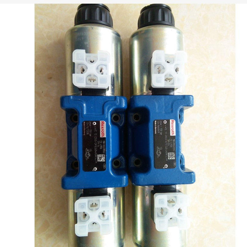 力士乐Rexroth液压阀 换向阀R901390857 4WE10E5X/HG24N9K4/M