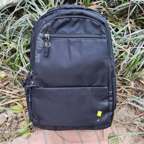 日常通勤双肩包轻便百搭背包休闲