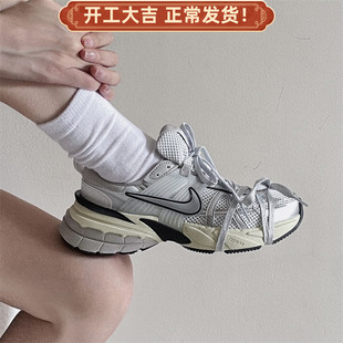 Nike/耐克V2K Runtekk白银减震防滑女子复古低帮跑步鞋FD0736-100