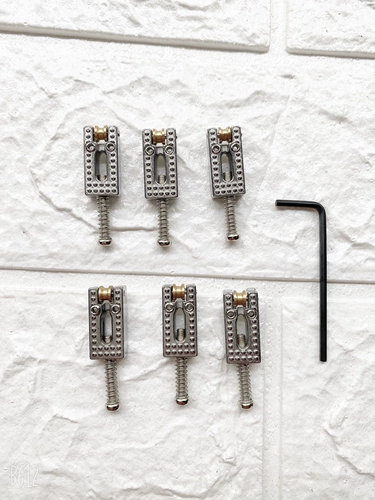 Электрическая гитара Сингл Shake Vibrato Piano Strings Code Saddling Pommel Электро -гитара тянет струны вниз струны полоса полоска блок струны код фортепиано фортепиано пианино