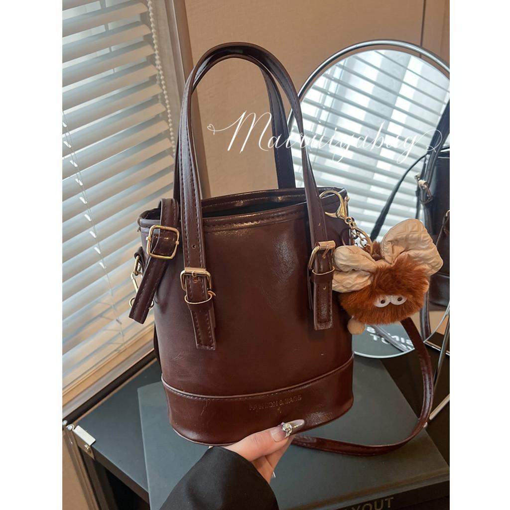 复古手提时尚百搭通勤爆款水桶包