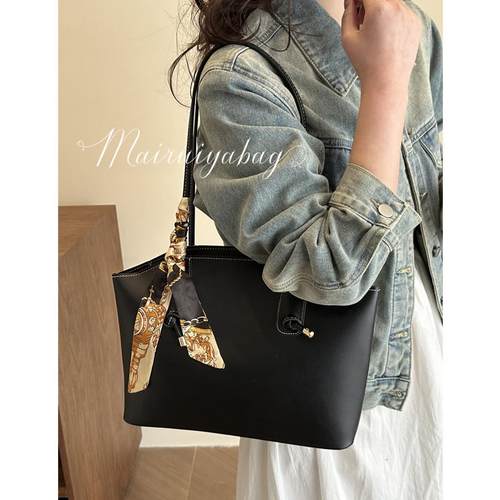 大容量时尚简约上班通勤托特包