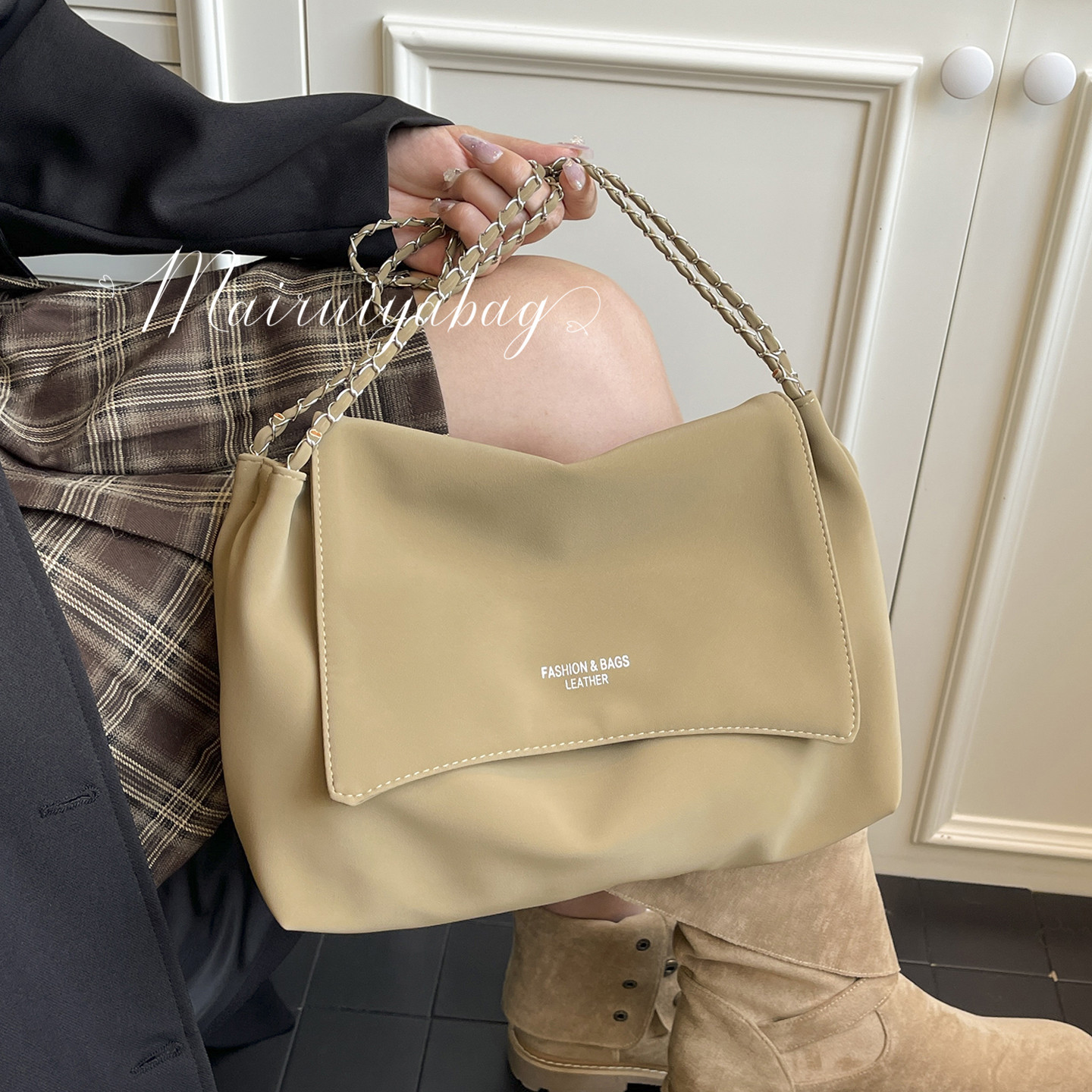 时尚大容量质感链条斜挎信封包