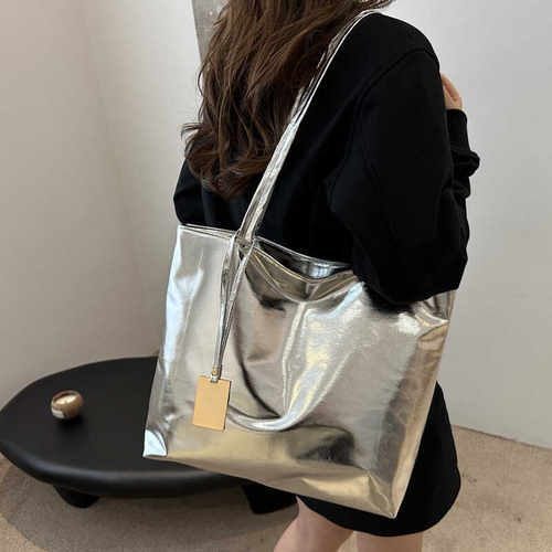 麦瑞雅镭射亮面闪亮通勤托特包