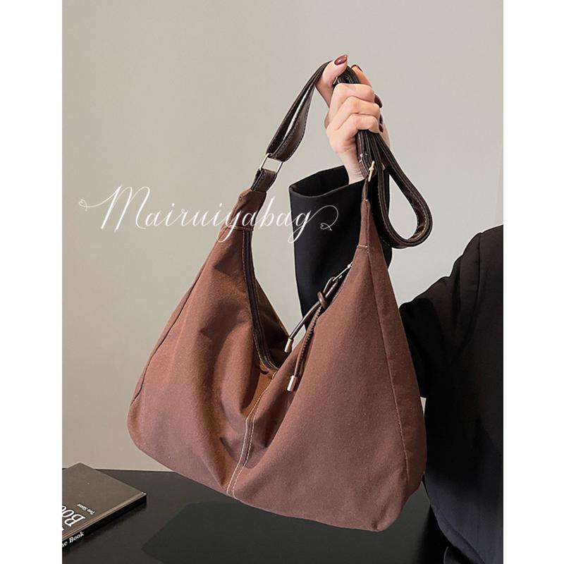 休闲磨砂上班大容量通勤包麦瑞雅