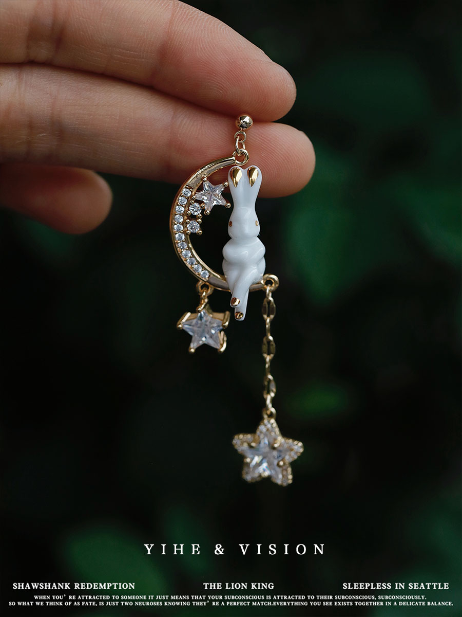 YIHE原创月亮上的兔子陶瓷耳饰