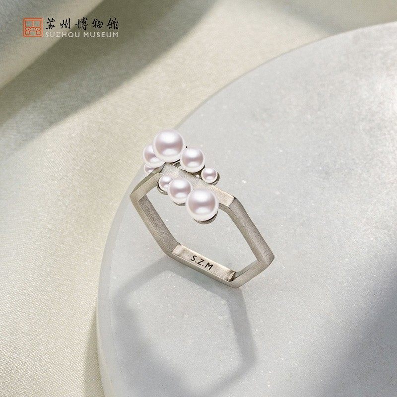 苏州博物馆 六角花窗珍珠镀金长项链时尚六角花窗戒指女生日礼物