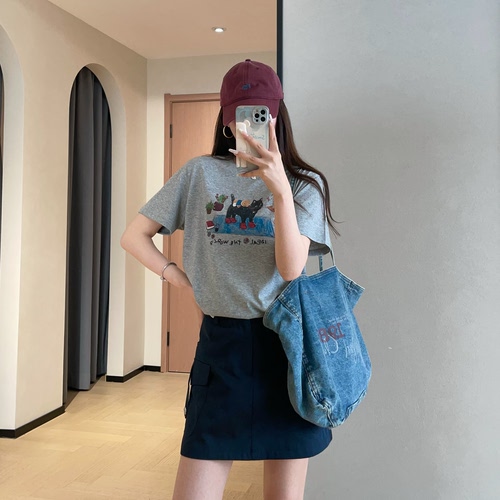 减龄治愈系猫咪印花棉麻感短袖T