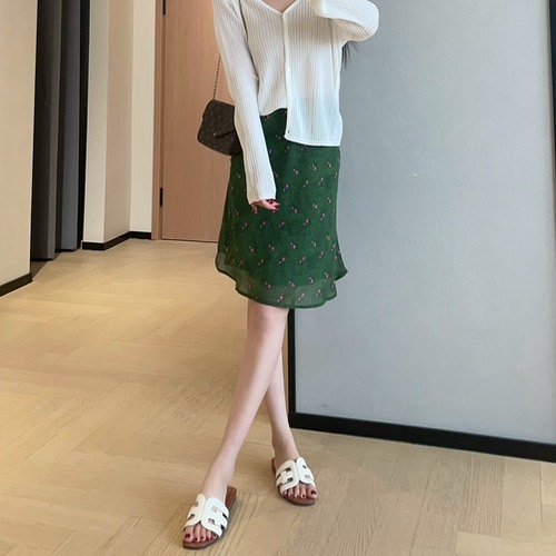 THEONE森系氛围感墨绿碎花半裙轻薄透气小个子鱼尾中裙女2026新款