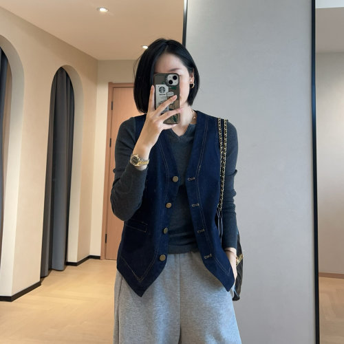 WTHEONE复古老钱风深蓝V领显瘦气质叠穿天丝牛仔马甲女秋款短外套