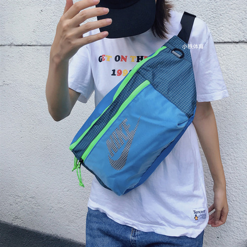 Nike/耐克休闲运动单肩斜挎包