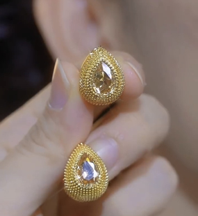 高级感轻奢水滴黄钻耳钉女2024年新款潮小众设计气质百搭时尚耳环