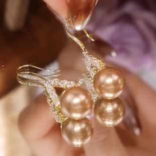 挂钩香槟色珍珠耳环轻奢气质时尚 高级感时尚 百搭高级设计感女耳环