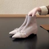 RubyL 2.5cm法式 复古牛皮优雅尖头花朵低跟短靴舒适绒面瘦瘦靴女