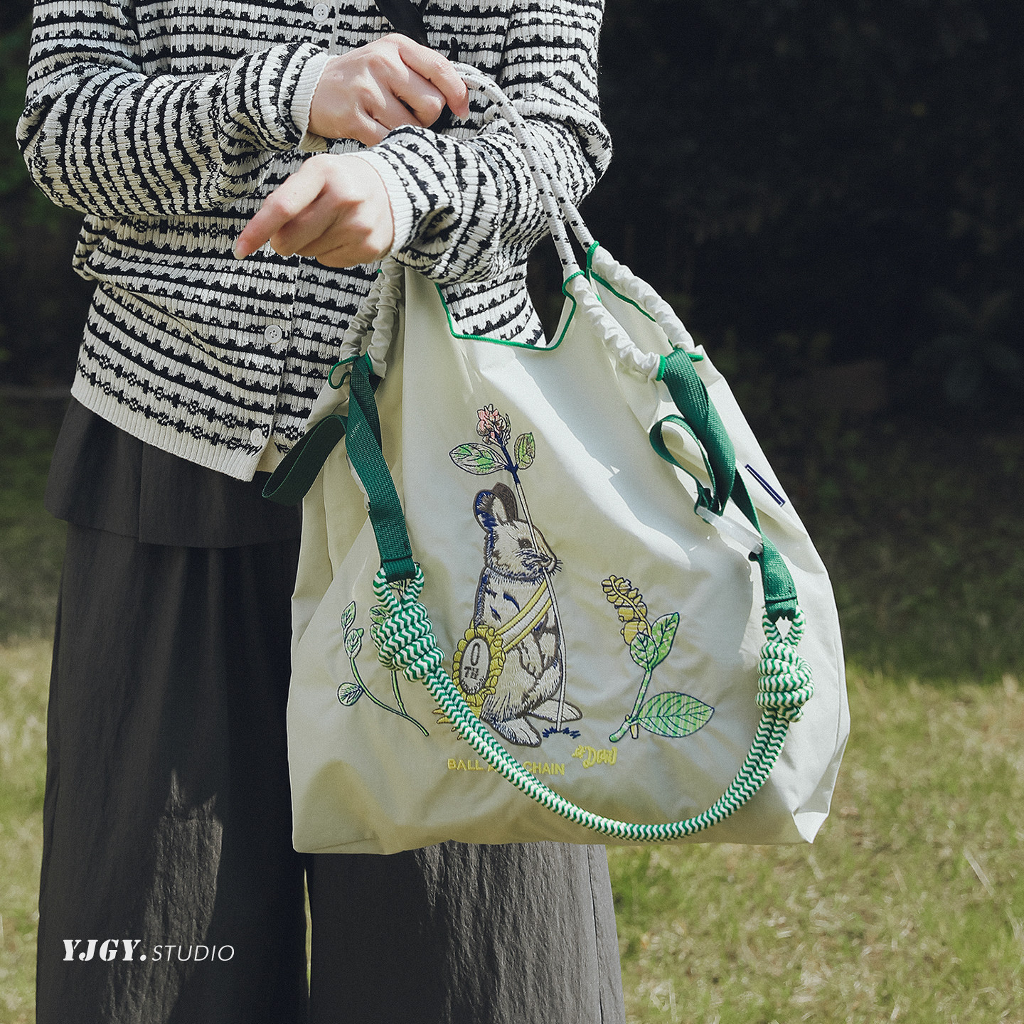 印计谷羽 日系兔子刺绣帆布包女大容量可折叠手提托特包包百搭