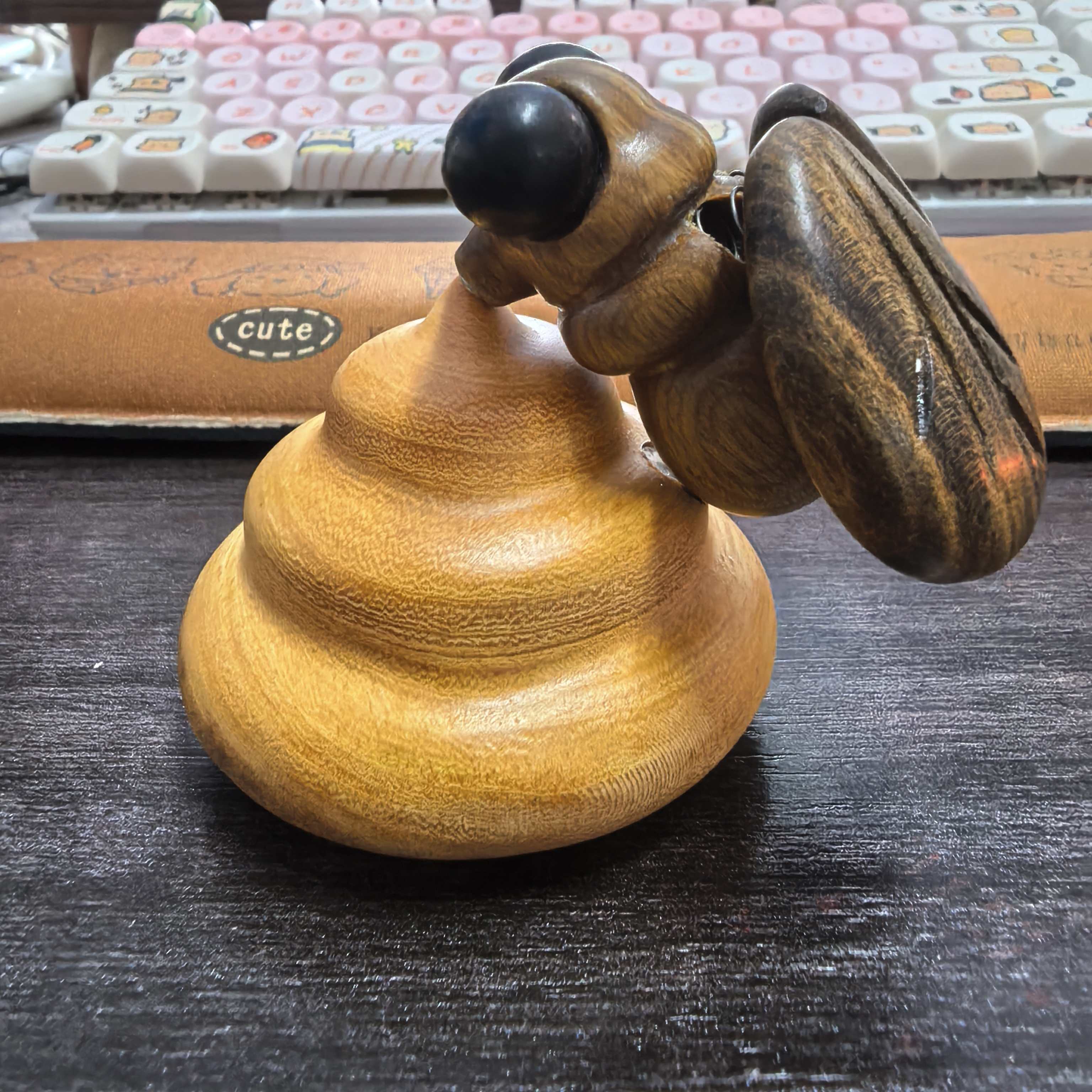 苍蝇便便粑粑摆件冰箱贴 实木原创搞怪创意生日礼物送人办公桌面