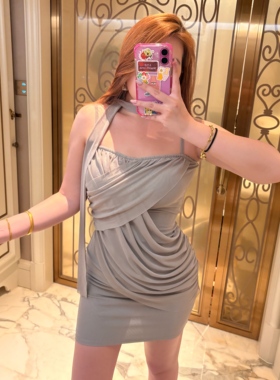 江南韵 辣妹风飘带不对称挡片设计款遮肉显瘦吊带连衣裙短裙G219