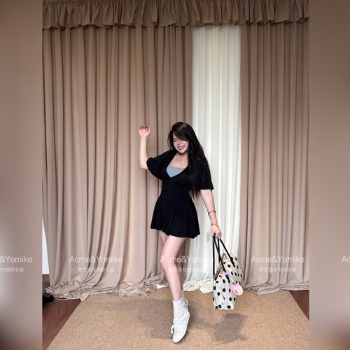 韩系纯欲甜辣风短袖连衣裙