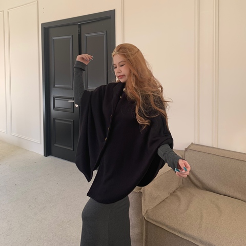 【野生荔枝】黑色幽默气质加绒显瘦披肩+修身连衣裙两件套G019