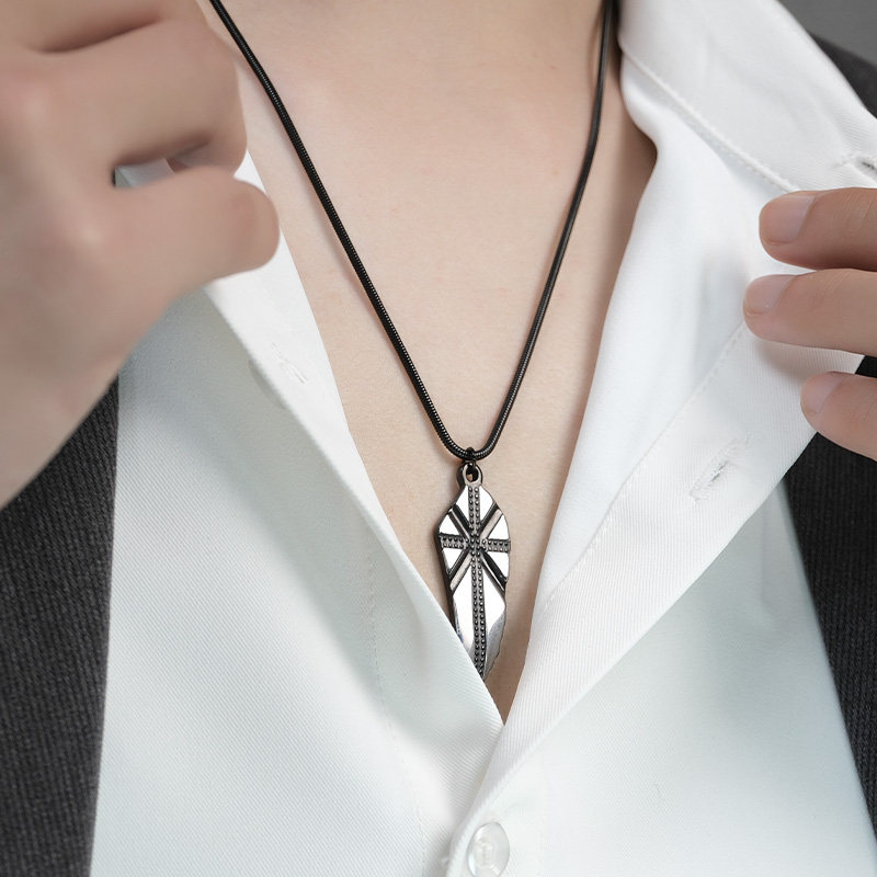 飒雅吊坠男士项链潮流转运个性十字架男款饰品印第安风格月牙挂坠