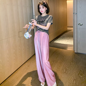 MIUCO涂鸦花朵印花灰色T恤+老钱风天丝亚麻粉色阔腿裤套装