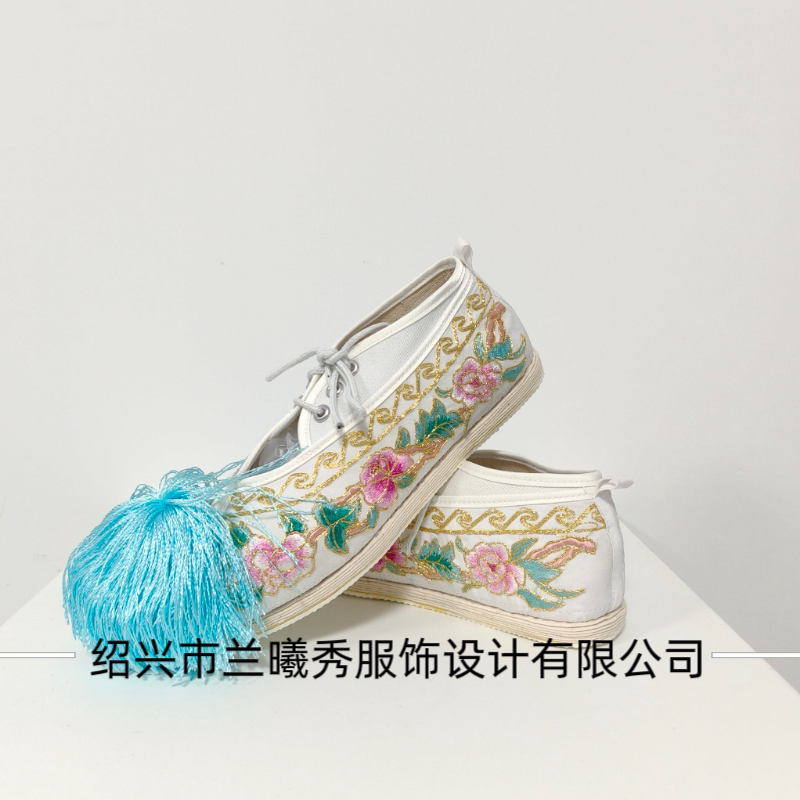 兰曦秀新品舒适绣花布底鞋