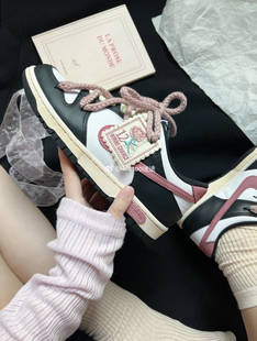 迷途球鞋定制 Nike Dunk Low 玫瑰心事布贴麻绳鞋带甜酷黑粉板鞋