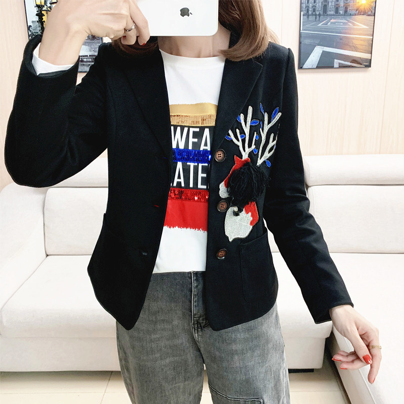 胖mm洋气网红小西装外套女修身2024年秋季大码鹿头刺绣西服200斤