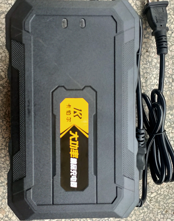 新款店长推荐智能充电器60V20AH48V32AH电瓶三轮车电动车适用属于什么档次？