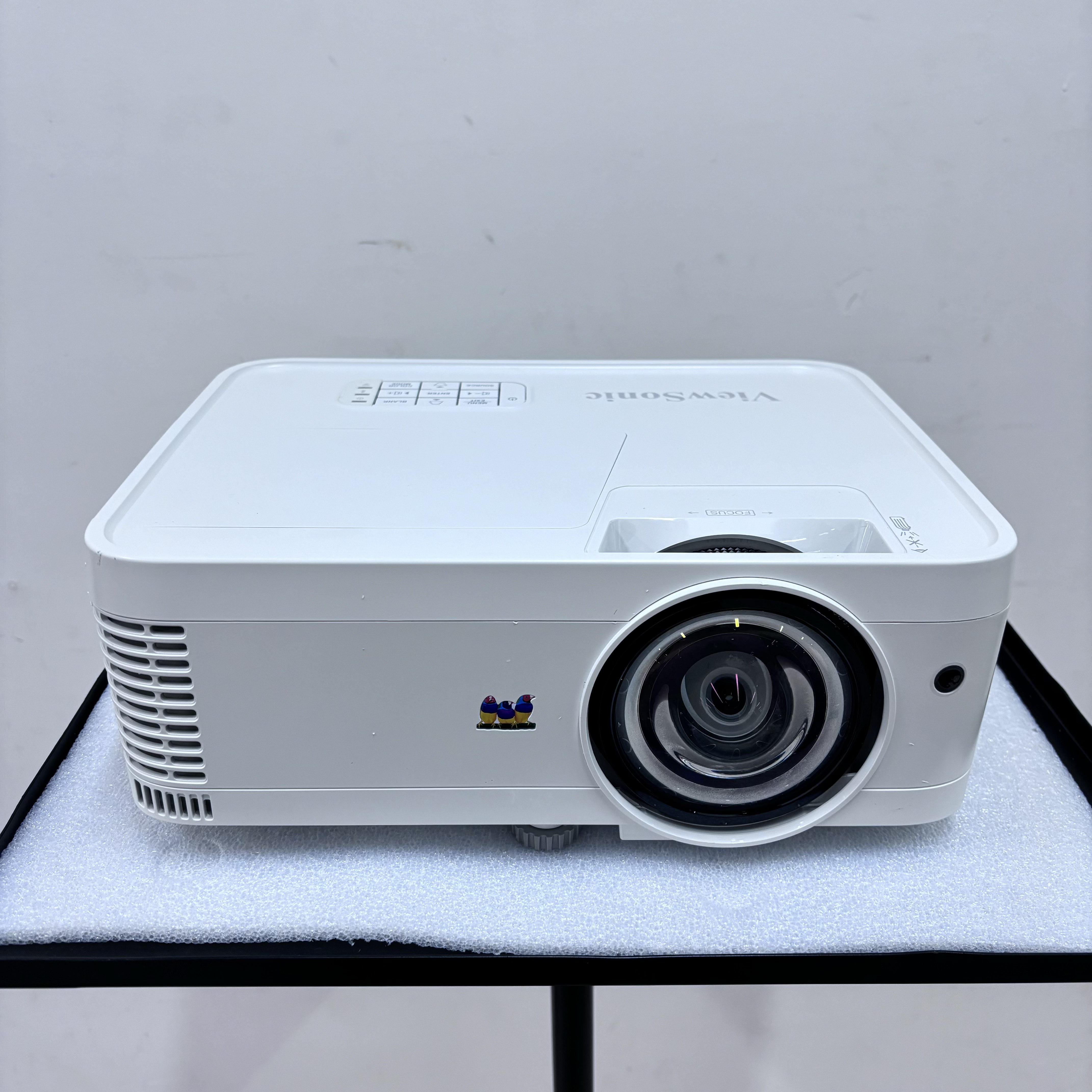 优派 PS501X 短焦投影仪 3600 流明高亮 商务办公会议教学培训近距离投射高清投影机