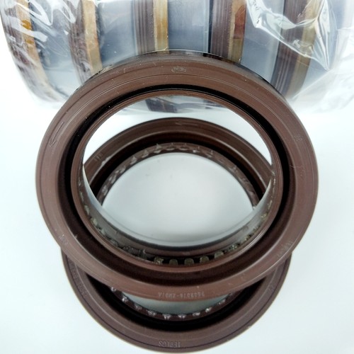 东风天龙KL485中桥440后尾牙包差速器贯通轴油封2502079-ZM01A