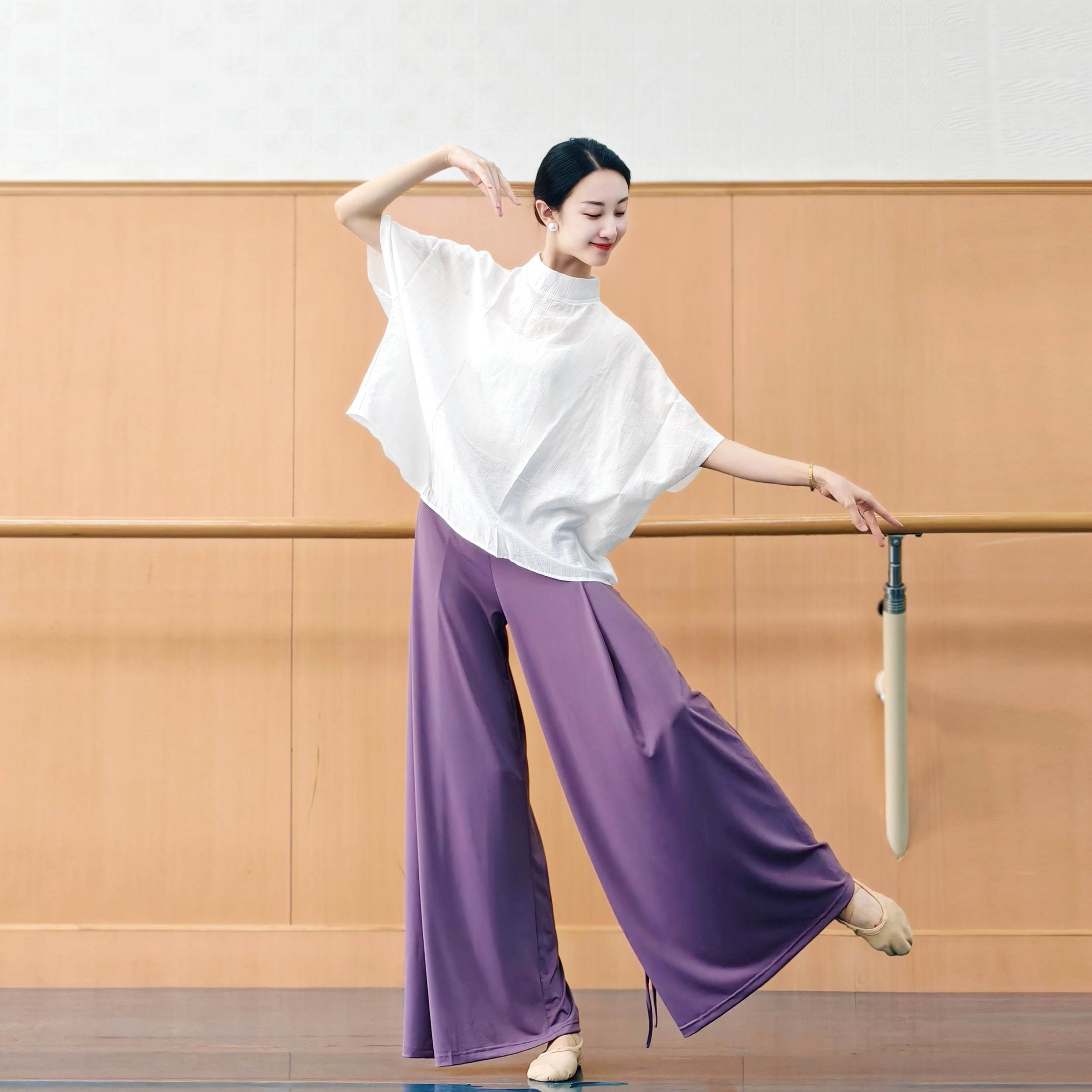 现代舞练功服女古典舞新中式国风立领舞蹈服日常可穿显瘦时尚舞衣
