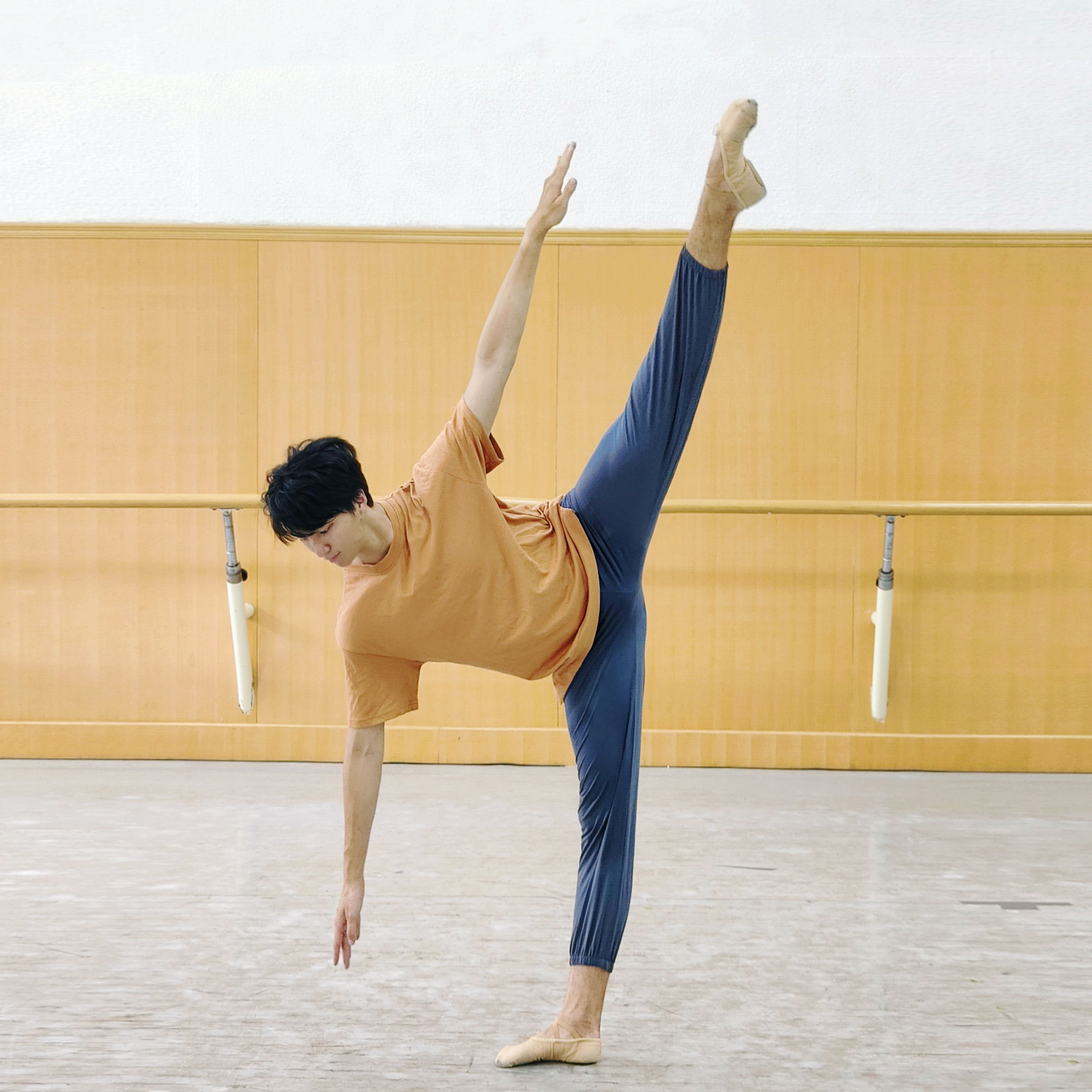 斑斓舞韵现代舞男款练功服