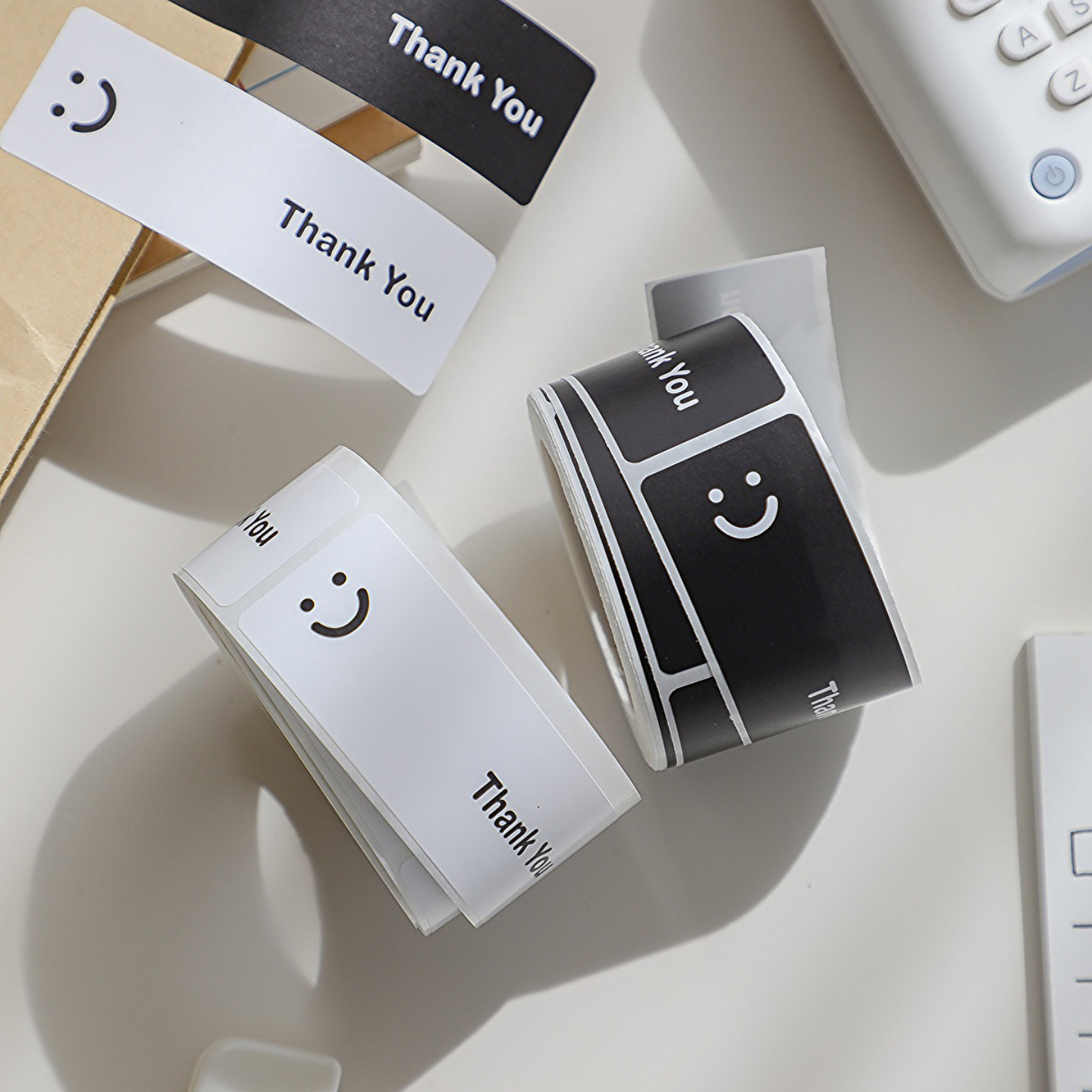 简约礼品袋礼物笑脸封口贴