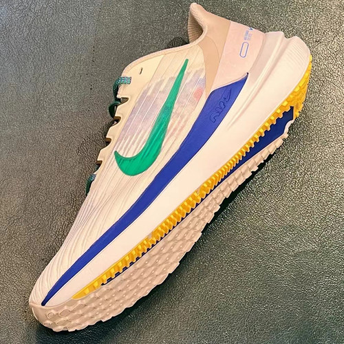 Nike/耐克男女跑步鞋AirWinflo9