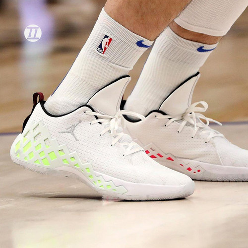 AJ低帮篮球鞋白金白兰低帮