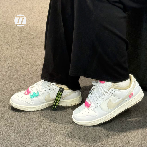 耐克/Nike黑白透气运动休闲鞋