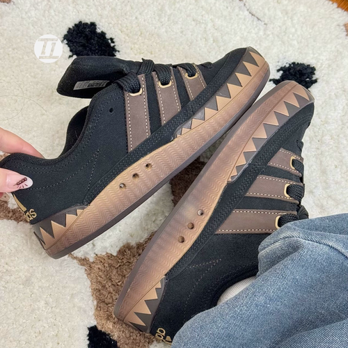 阿迪达斯/Adidas德训鲨鱼面包鞋