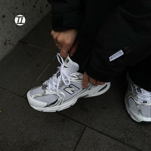 NEWBALANCE情侣鞋男女跑步鞋