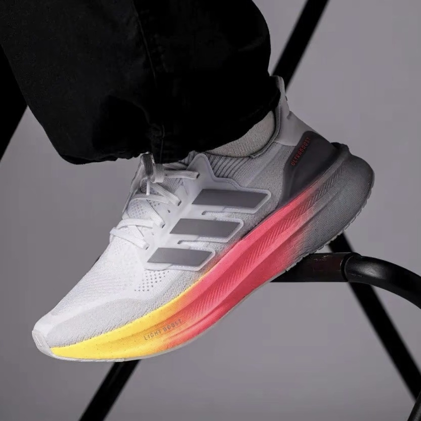 Adidas阿迪达斯Ultraboost 5男女通用跑鞋耐磨防滑减震 ID8810