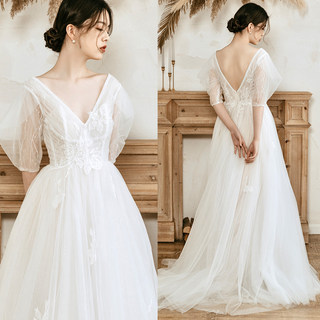 原创设计师品牌优雅法式V领有袖小拖尾新娘户外草坪旅拍轻婚纱