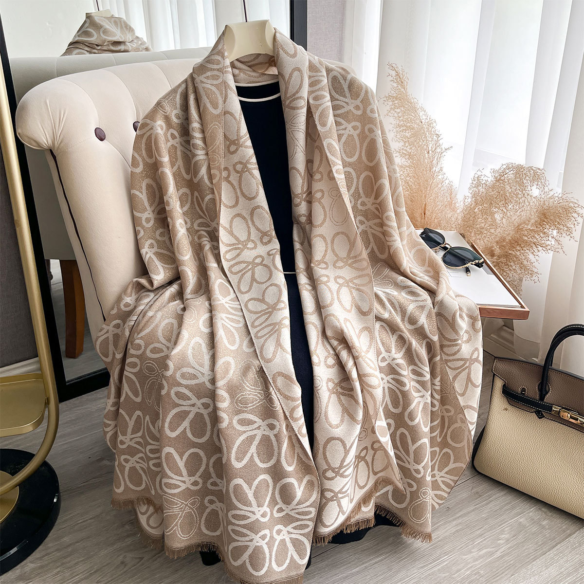 2025新款提花时尚高级仿羊绒围巾女早春季保暖休闲外搭披肩围脖