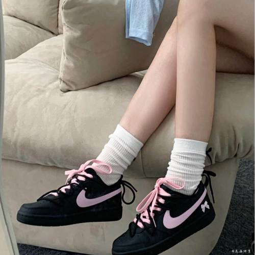 Nike球鞋定制低帮黑粉女款板鞋