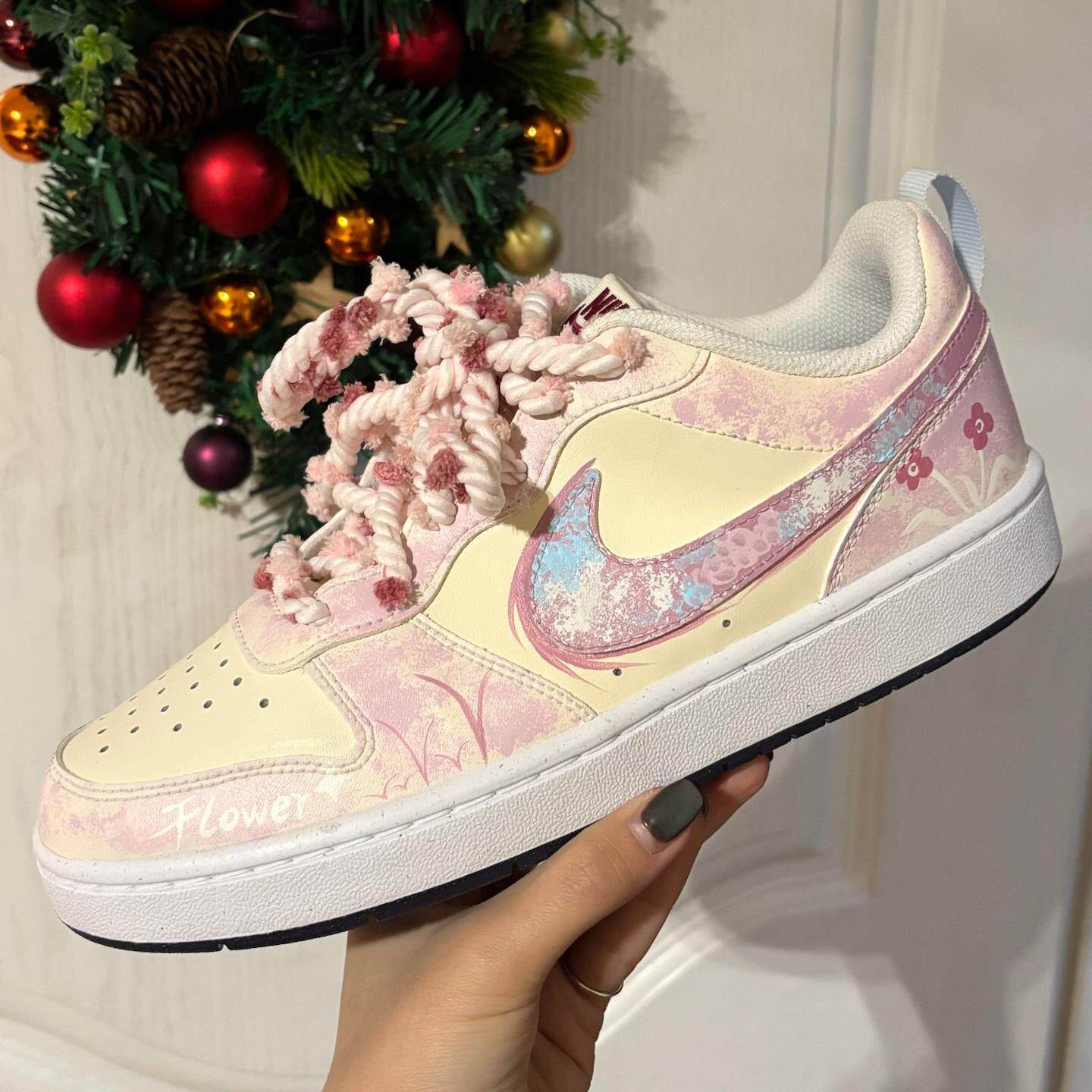 Nike粉漾花海女休闲低帮板鞋