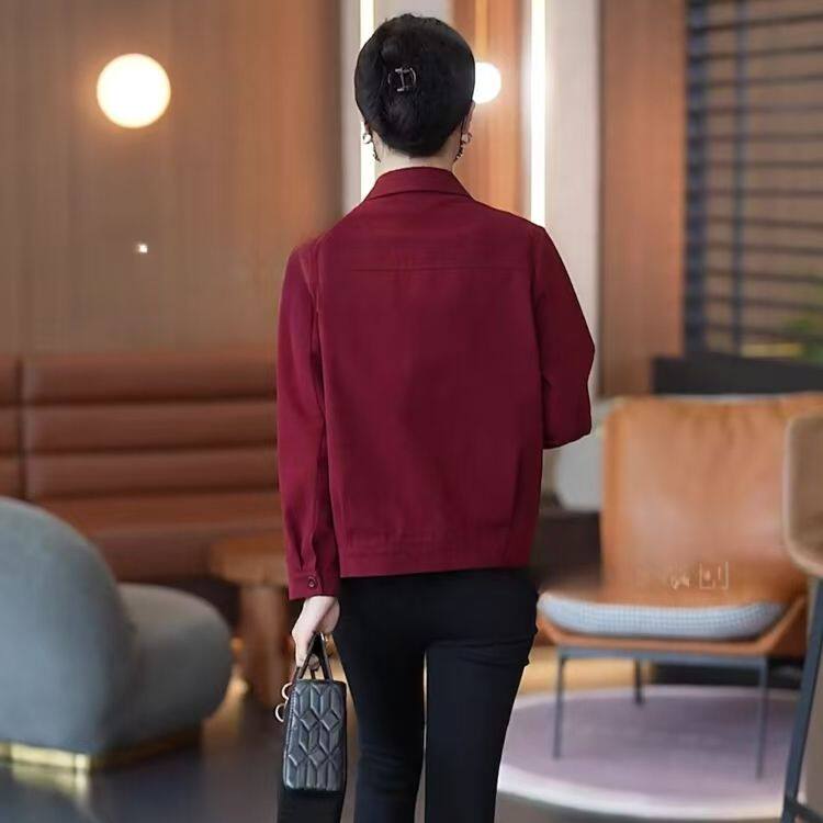 2024冬妈妈装加绒外套中老年女装洋气夹克短款小个子纯色时尚长袖