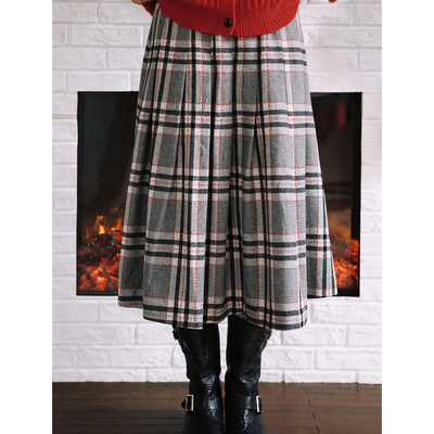 灰色格纹百褶半裙古苔低调新年感